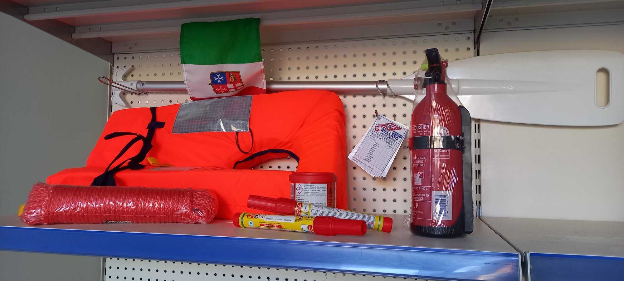 OFFICINA RIPARAZIONE BARCHE A MESSINA